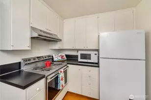 10430 Gravelly Lake Dr SW, Lakewood, WA 98499 - Photo 15