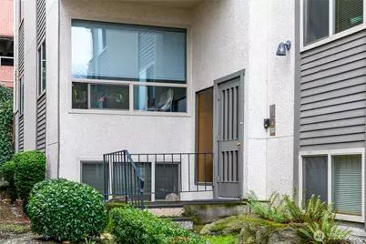 2318 Yale Avenue E, Seattle, WA 98102 - Photo 3