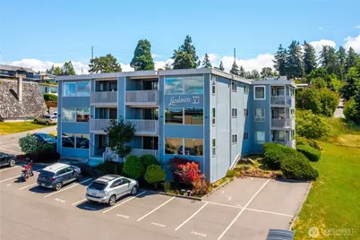 813 S 227th Place #2, Des Moines, WA 98198 - Photo 1