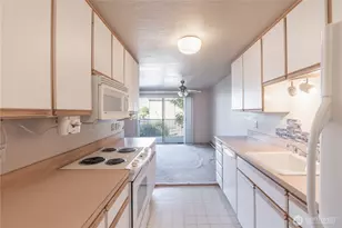 813 S 227th Pl, Des Moines, WA 98198 - Photo 13