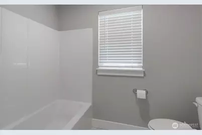 10901 71st Avenue E, Puyallup, WA 98373 - Photo 23