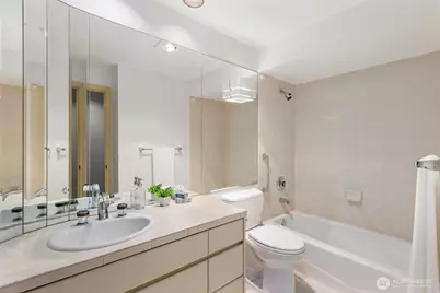 1231 5th Avenue N #302, Seattle, WA 98109 - Photo 23