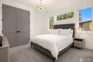 9812 NE 31st St, Bellevue, WA 98004 - Photo 25