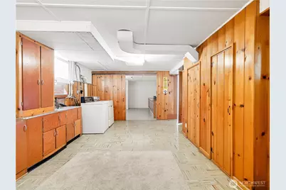 939 N 83rd Street, Seattle, WA 98103 - Photo 11