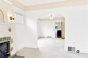 939 N 83rd St, Seattle, WA 98103 - Photo 5