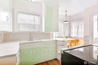 939 N 83rd Street, Seattle, WA 98103 - Photo 7