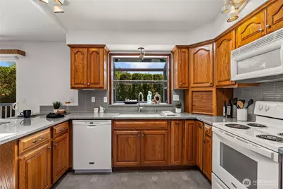 518 Hubbard Road, Lynnwood, WA 98036 - Photo 11