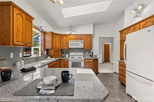 518 Hubbard Rd, Lynnwood, WA 98036 - Photo 9