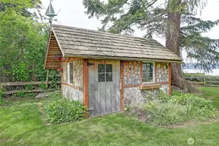 386 Shore Dr, Camano Island, WA 98282 - Photo 29