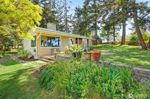 386 Shore Dr, Camano Island, WA 98282 - Photo 3