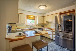 3949 SE 10th Pl, Renton, WA 98058 - Photo 9