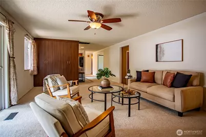 3949 SE 10th Place, Renton, WA 98058 - Photo 5