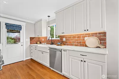 4565 E Laurel Drive NE, Seattle, WA 98105 - Photo 11