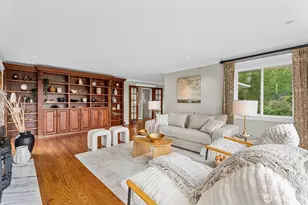 4565 E Laurel Dr NE, Seattle, WA 98105 - Photo 9