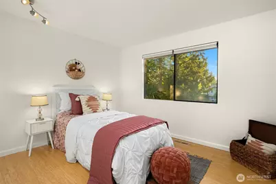 19011 27th Drive SE, Bothell, WA 98012 - Photo 17