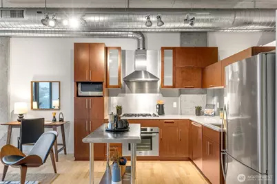 2720 3rd Avenue #705, Seattle, WA 98121 - Photo 11