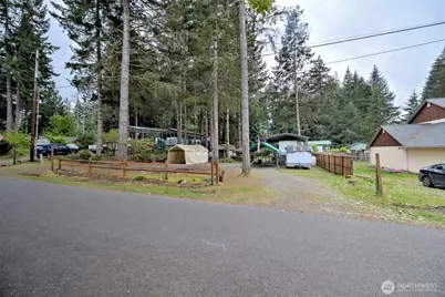 1261 E Lakeshore Drive W, Shelton, WA 98584 - Photo 13