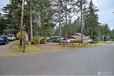 1261 E Lakeshore Drive W, Shelton, WA 98584 - Photo 11