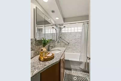 2613 Boyer Avenue E, Seattle, WA 98102 - Photo 9