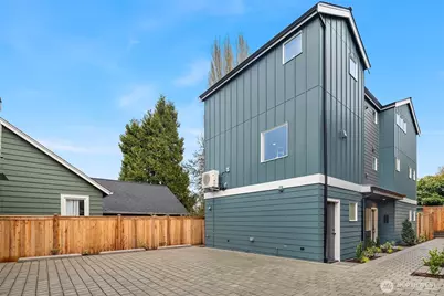 539 N 70th Street, Seattle, WA 98103 - Photo 5