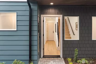 539 N 70th Street, Seattle, WA 98103 - Photo 7