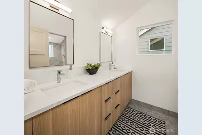 539 N 70th Street, Seattle, WA 98103 - Photo 19