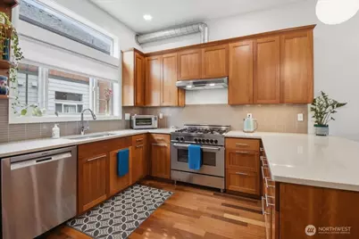 4418 Meridian Avenue N #B, Seattle, WA 98103 - Photo 3