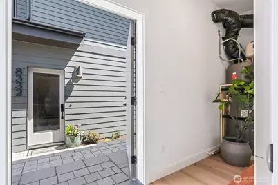 8330 24th Avenue NW, Seattle, WA 98117 - Photo 31