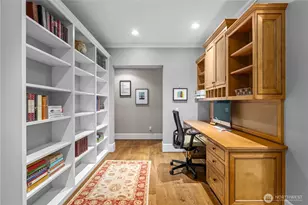 25314 SE 28th St, Sammamish, WA 98075 - Photo 17
