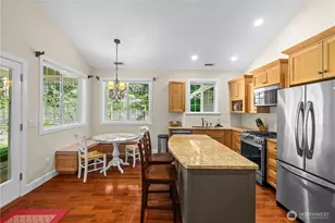 25314 SE 28th St, Sammamish, WA 98075 - Photo 27