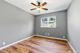 1670 SW Mulberry St, Oak Harbor, WA 98277 - Photo 23