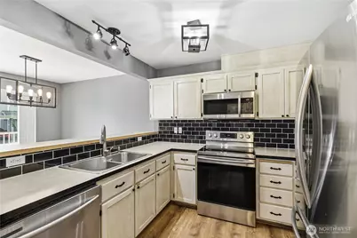 1670 SW Mulberry Street #B201, Oak Harbor, WA 98277 - Photo 7