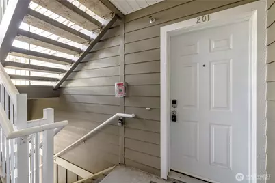 1670 SW Mulberry Street #B201, Oak Harbor, WA 98277 - Photo 5