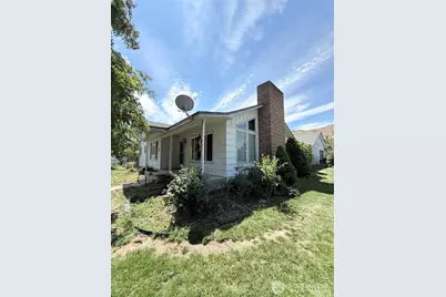 522 Golden Street, Oroville, WA 98844 - Photo 1