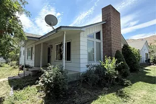 522 Golden St, Oroville, WA 98844 - Photo 1