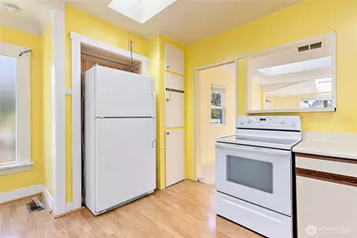 630 N Oakes Street, Tacoma, WA 98406 - Photo 3