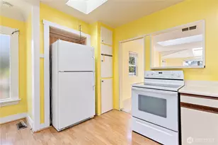 630 N Oakes St, Tacoma, WA 98406 - Photo 3