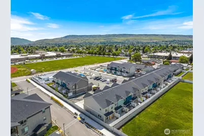 1075 Red Apple Road #E20, Wenatchee, WA 98801 - Photo 33