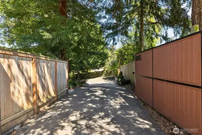 8005 21st Avenue W, University Place, WA 98466 - Photo 35