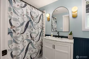 10430 NE Cascade Ave, Bainbridge Island, WA 98110 - Photo 23
