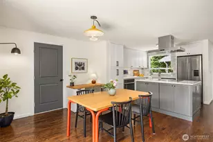 10430 NE Cascade Ave, Bainbridge Island, WA 98110 - Photo 9