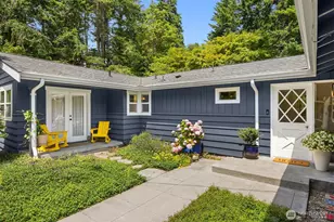 10430 NE Cascade Ave, Bainbridge Island, WA 98110 - Photo 3