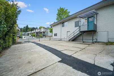 12914 76th Avenue S, Seattle, WA 98178 - Photo 17
