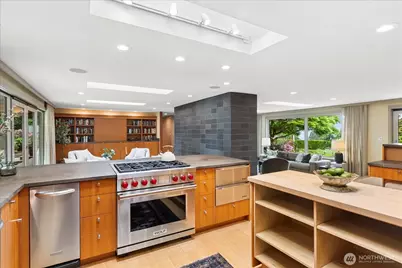 8320 Frederick Place, Edmonds, WA 98026 - Photo 13