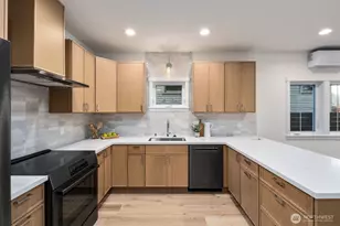 1004 N 48th St, Seattle, WA 98103 - Photo 11