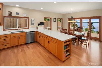 16532 87th Avenue SW, Vashon, WA 98070 - Photo 11
