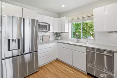 3934 S Americus Street, Seattle, WA 98118 - Photo 7