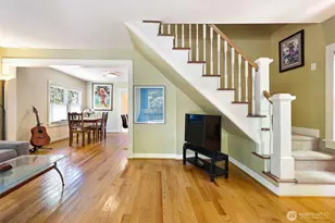 114 N 84th St, Seattle, WA 98103 - Photo 3