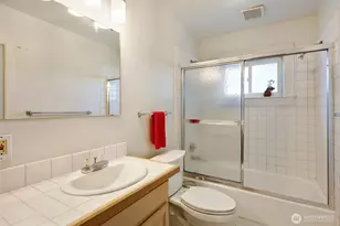 114 N 84th St, Seattle, WA 98103 - Photo 13