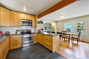 114 N 84th St, Seattle, WA 98103 - Photo 11